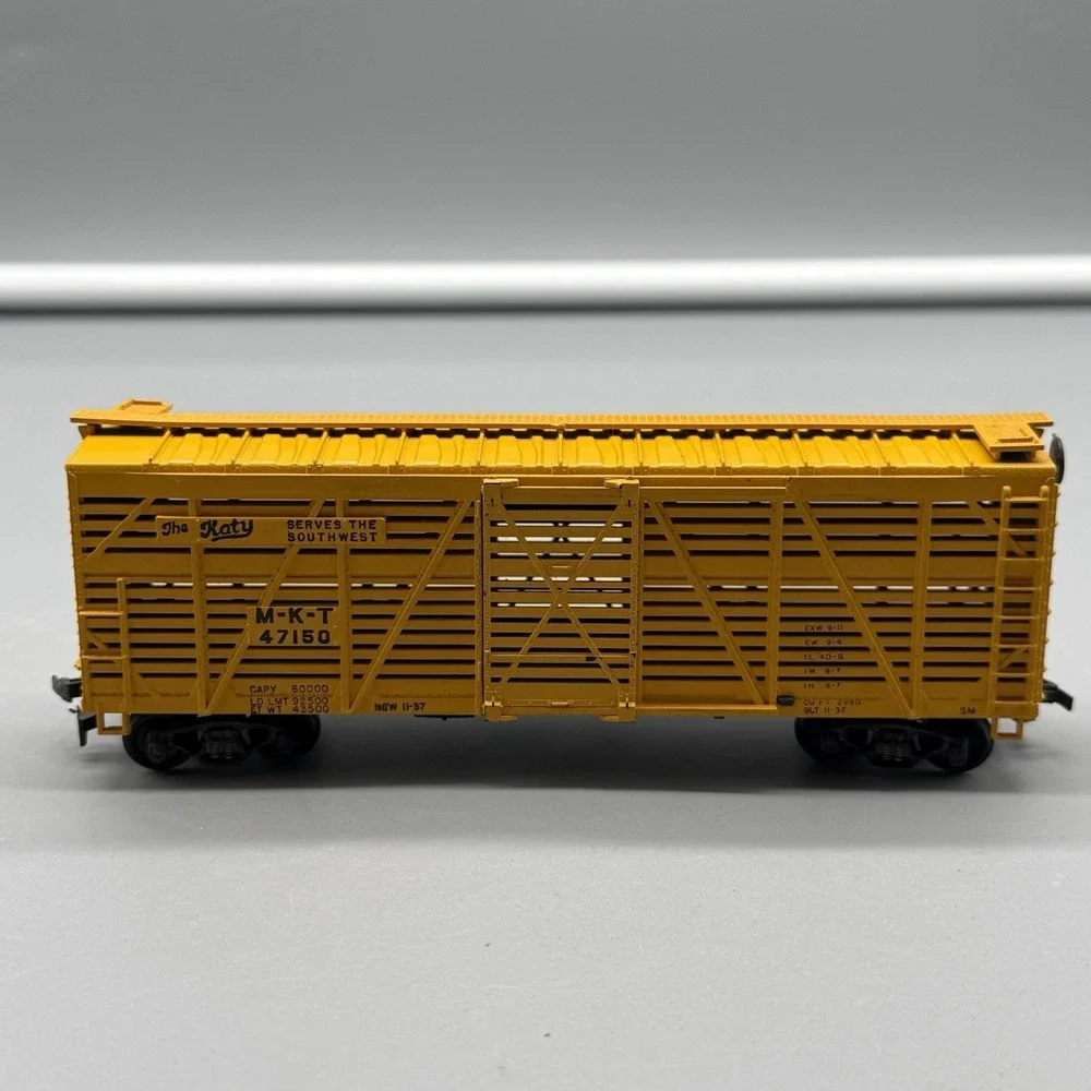 HO Scale M-K-T Katy 47150 Yellow Livestock Stock Car Missouri Kansas Texas